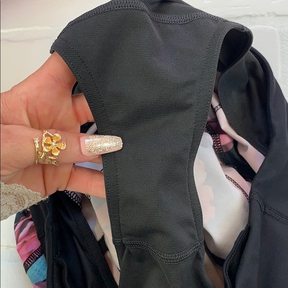 🍋Lululemon Speed Short! - Picture 5 of 8